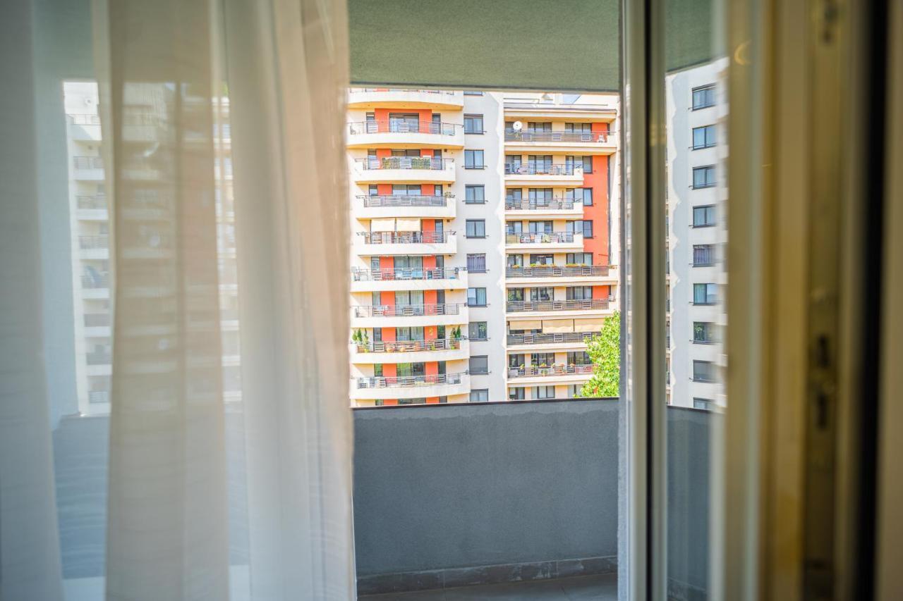 Refreshingly Chic: Newly Renovated 2Br Apartment Bucharest Luaran gambar