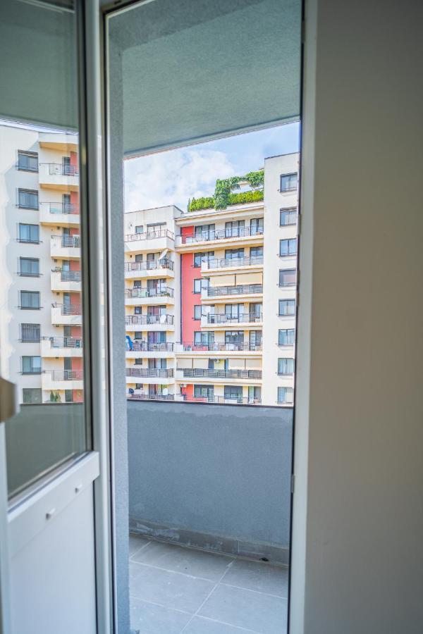 Refreshingly Chic: Newly Renovated 2Br Apartment Bucharest Luaran gambar
