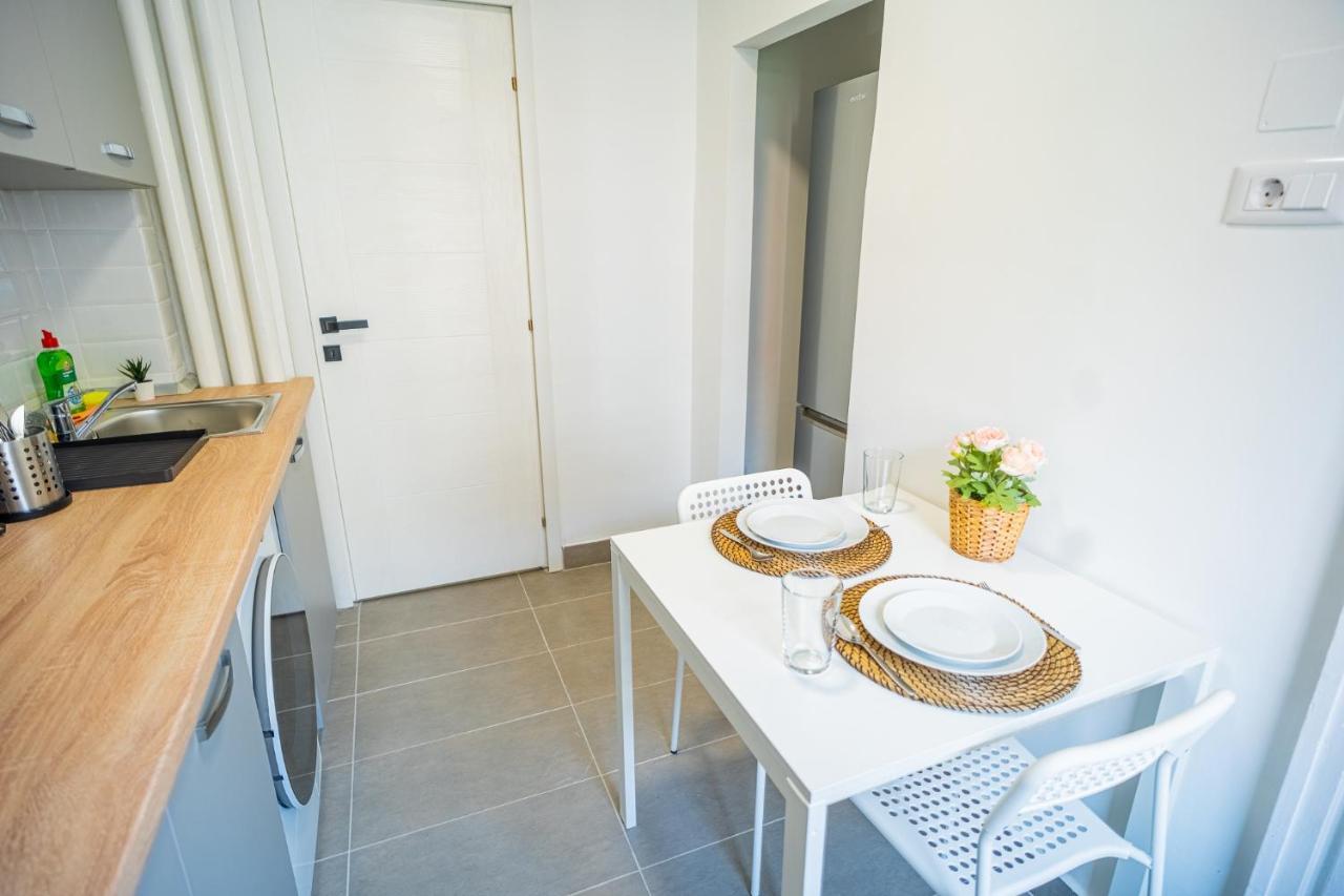 Refreshingly Chic: Newly Renovated 2Br Apartment Bucharest Luaran gambar