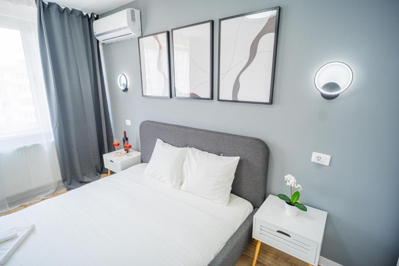 Refreshingly Chic: Newly Renovated 2Br Apartment Bucharest Luaran gambar
