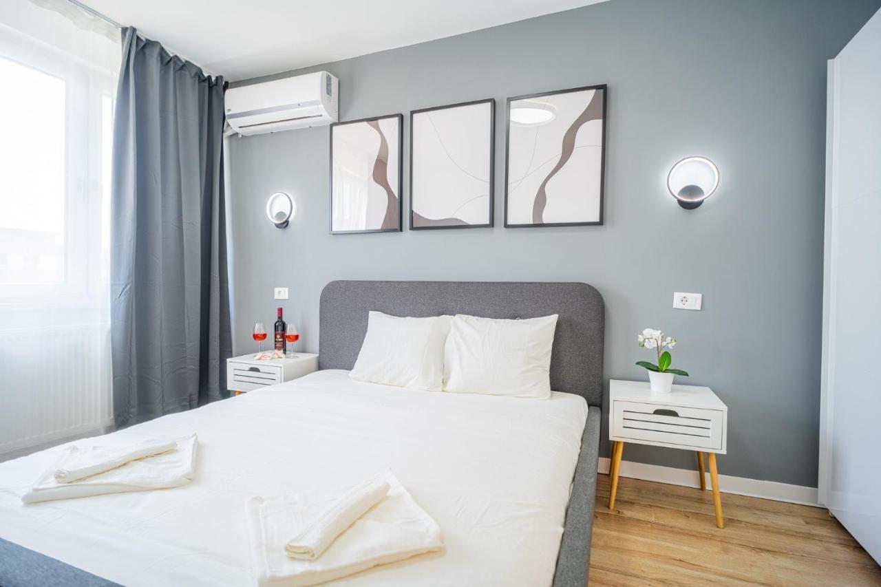 Refreshingly Chic: Newly Renovated 2Br Apartment Bucharest Luaran gambar