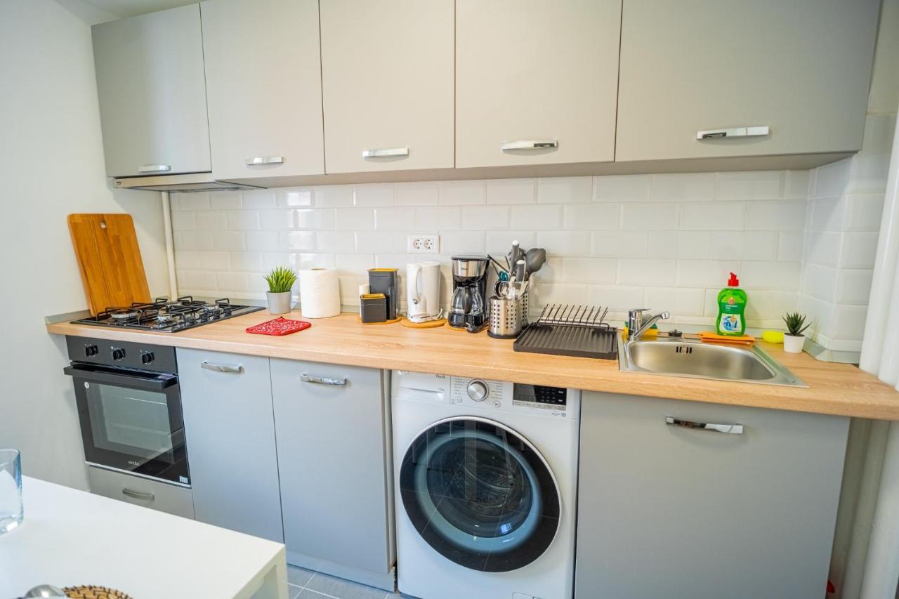 Refreshingly Chic: Newly Renovated 2Br Apartment Bucharest Luaran gambar