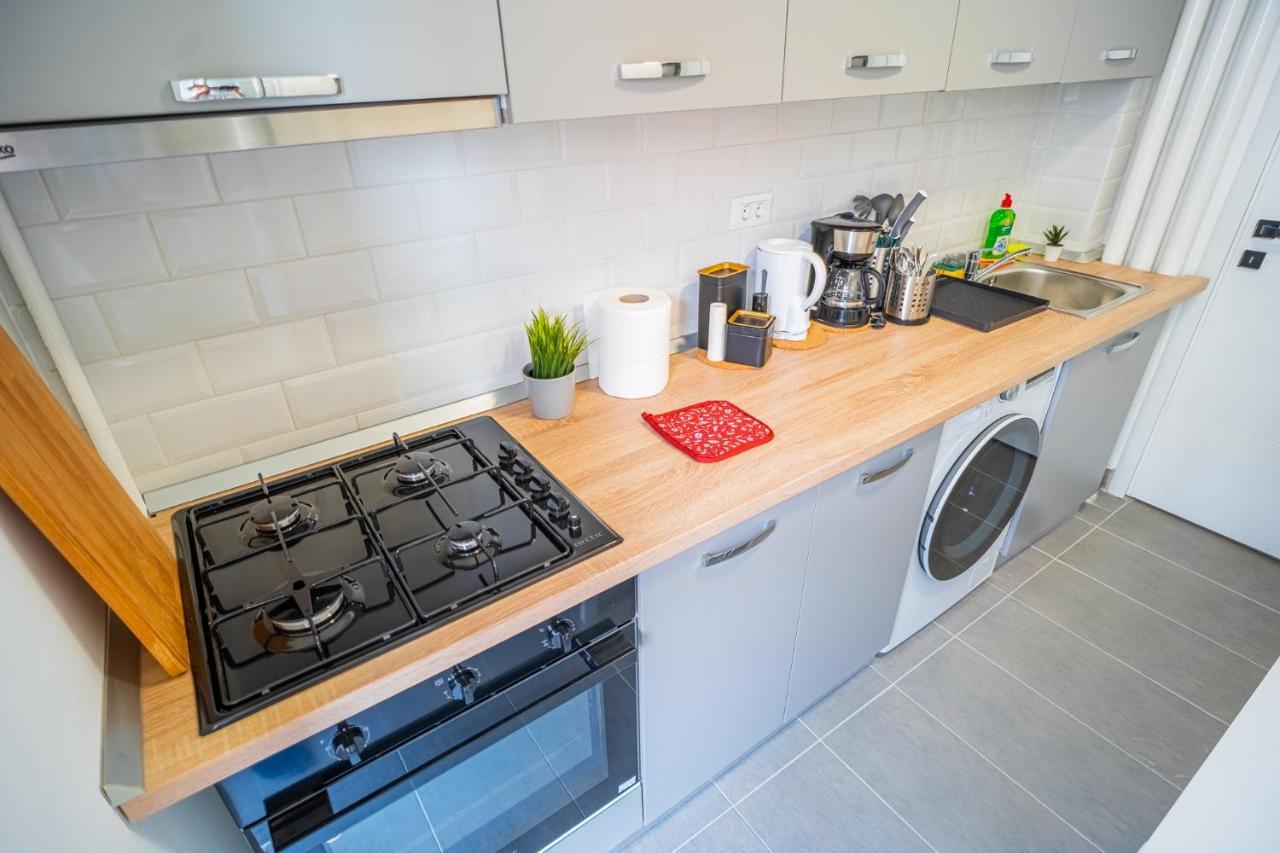 Refreshingly Chic: Newly Renovated 2Br Apartment Bucharest Luaran gambar